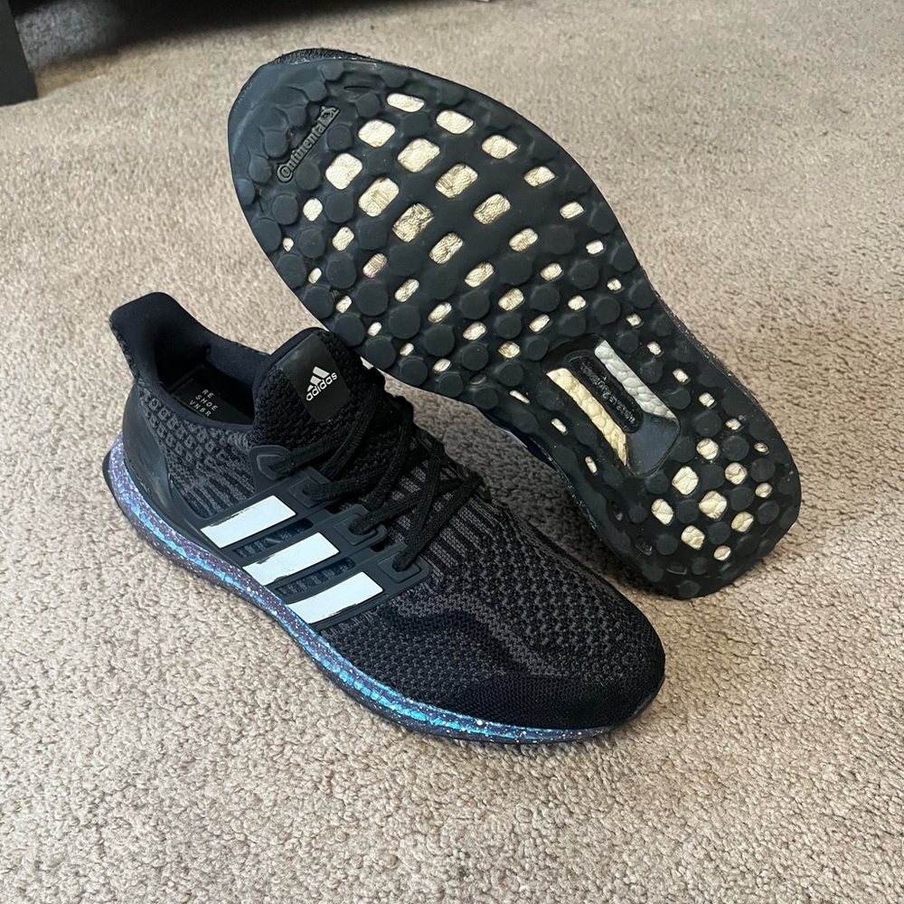 Adidas ultra boost 5.0 DNA ‘black blue metallic’ size 9